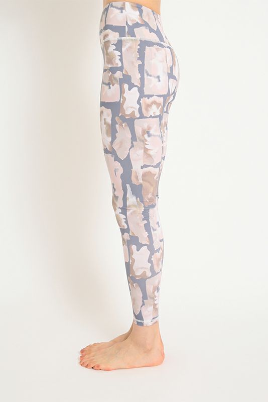 suria⭐︎レギンス　新品未使用 OUTLET】【suria（スリア）】リリアナレギンス｜LITHEE YOGA